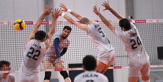 والیبال قهرمانی جهان| تمرین پرفشار ملی‌پوشان در سالن باشگاه بدزین/ کادر فنی به دنبال ترکیب اصلی