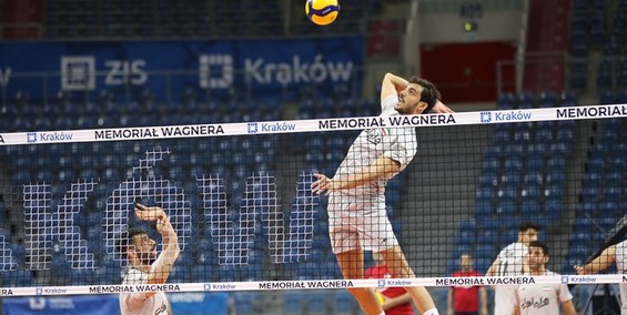 والیبال قهرمانی جهان| تمرین 2 ساعته ملی‌پوشان در آرنا گلیویس/ یک گام تا مصاف با برزیل