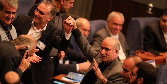 شلم شوربای فوتبال در ساعت صفر!/ از تهدید وزیر و تاج تا دفاع سجادی از اهالی ورزش