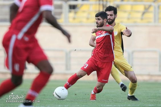 همزمان از استقلال و پرسپولیس پیشنهاد به من دادند