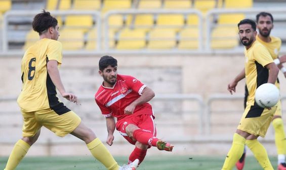 محمد عمری: پیشنهاد استقلال را رد کردم چون پرسپولیس عشق زندگی من است