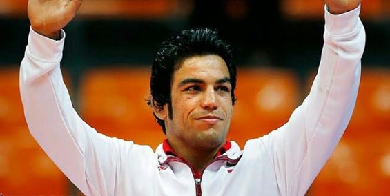 ادامه ریاست قهرمان سابق جهان در کمیته جهانی کشتی دانش آموزی+ عکس