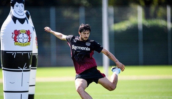 وقتی یک مدیر برنامه قلابی صدای پدر سردار آزمون را در آورد!