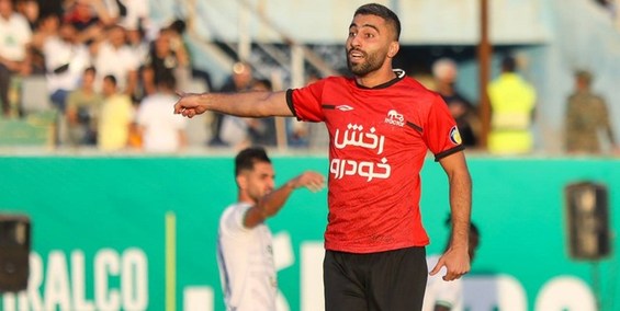 حاشیه بازی سپاهان - تراکتور| درگیری کاوه رضایی با بازیکن سپاهان/ مورایس کارت زرد گرفت