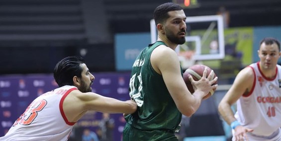 پیروزی شهرداری گرگان مقابل ذوب آهن در لیگ برتر بسکتبال