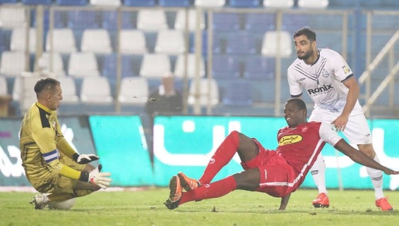 پشت پرده درگیری شدید مهاجم پرسپولیس با یک هوادار