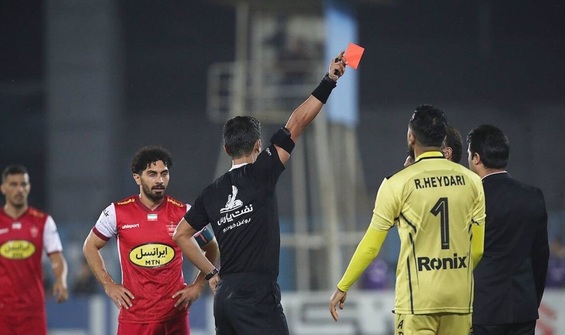 داور بازی ملوان و پرسپولیس محروم می‌شود؟