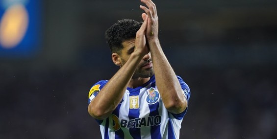 جایزه جدید طارمی با اژدها+عکس