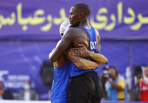 والیبال ساحلی قهرمانی آسیا| قطری‌ها در بندرعباس جام را بالا سر بردند