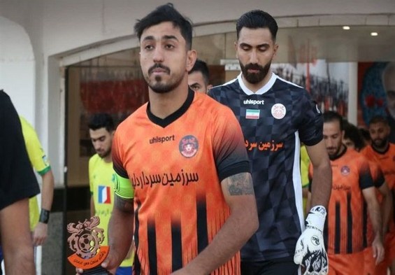 دروازه‌بان مس: نیازی نیست به رتبه پرسپولیس توجه کنیم