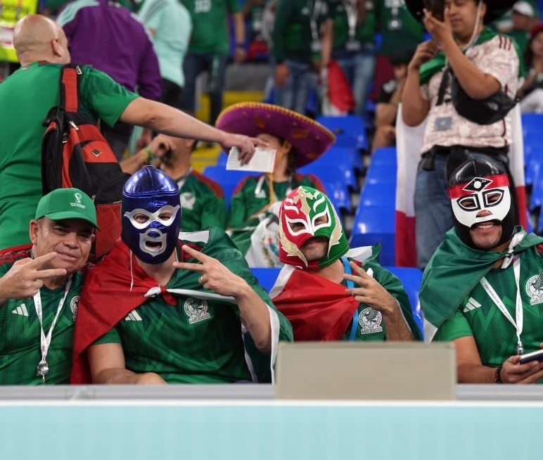 عکس | استادیوم ۹۷۴ در تسخیر مکزیکی‌ها