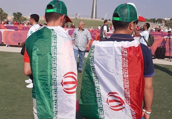 جام جهانی قطر| تشویق ایرانی‌ها در خیابان‌های دوحه در فاصله ۲ ساعت تا دیدار با ولز