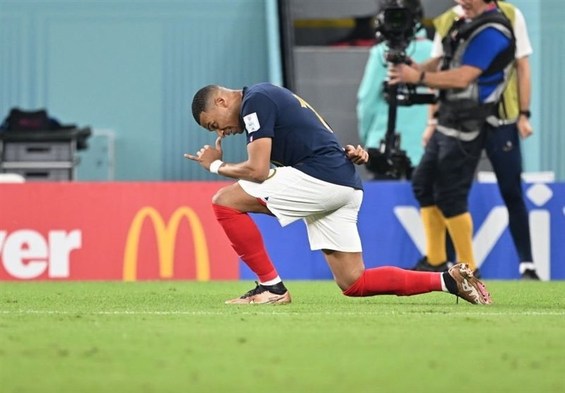 فرانسه با دبل امباپه اولین تیم صعود کننده لقب گرفت