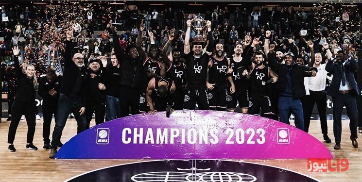 قهرمانی شیرهای لندن در لیگ انگلیس با مدیرفنی ایرانی+عکس