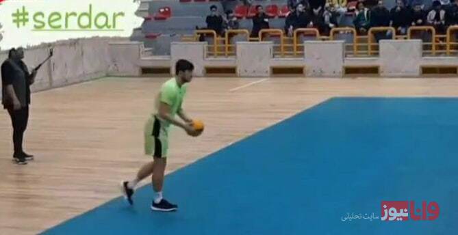 سردار آزمون موافق کادر جدید تیم ملی نیست/ ستاره تیم ملی در سالن والیبال +عکس سردار آزمون موافق کادر جدید تیم ملی نیست/ ستاره تیم ملی در سالن والیبال +عکس