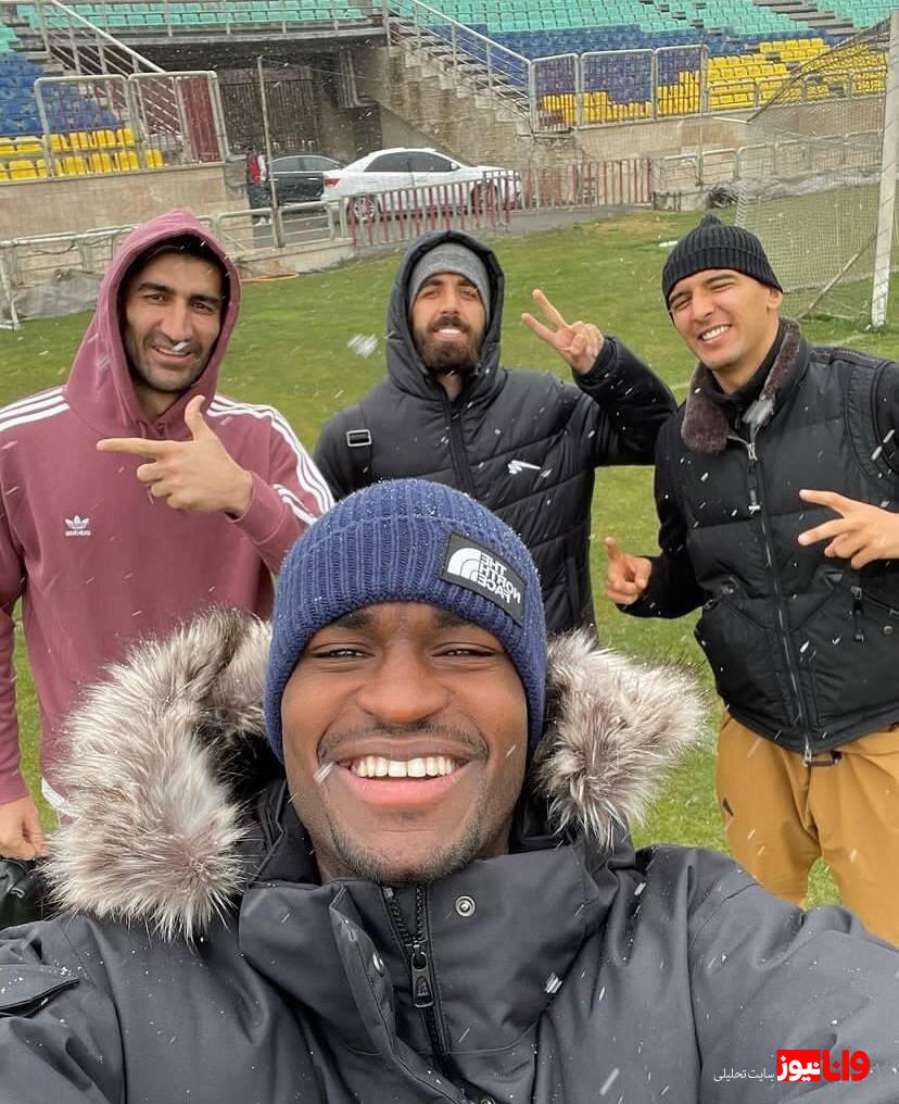 ذوق&zwnj;زدگی بمب پرسپولیس از بارش برف زمستانی در تهران+عکس