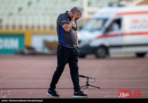 اشک‌های ساکت الهامی در ورزشگاه وطنی+ عکس
