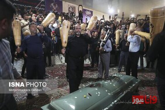 مراسم خاکسپاری پهلوان خلیل عقاب با حضور هادی چوپان+عکس