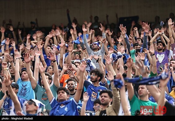 فحاشی هواداران استقلال علیه چند بازیکن پرسپولیس در دربی۱۰۰