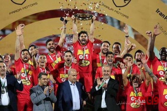 جام‌های پرسپولیس را به قهوه‌خانه بردند!