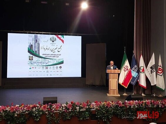 حسینی: فعالیت دولت برای بهبود شرایط مردم منافاتی با تلاش خیرین ندارد