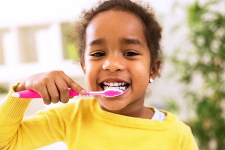 شیوه های سفید کردن دندان‌های کودکان