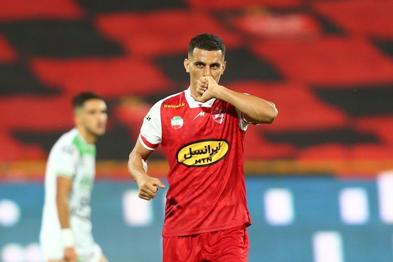 عکس‌| جشن خاص مدافع پرسپولیس و تقدیم اولین گل به همسرش