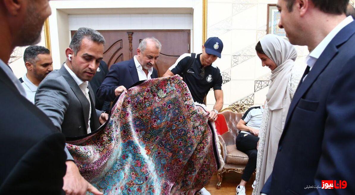 دختری که کنار رونالدو در مراسم استقبال حضور داشت، که بود؟ خانم مترجم یا دختر درویش؟ +تصاویر