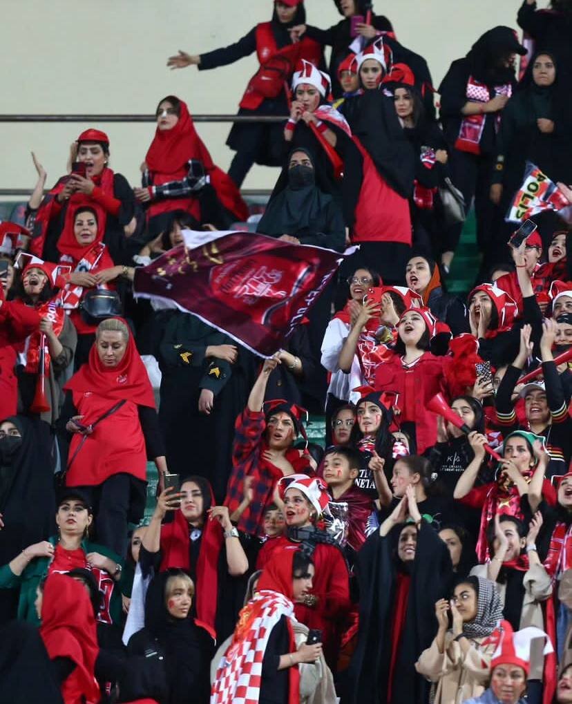 عکس| ذوق‌زدگی دختران هوادار پرسپولیس در آزادی