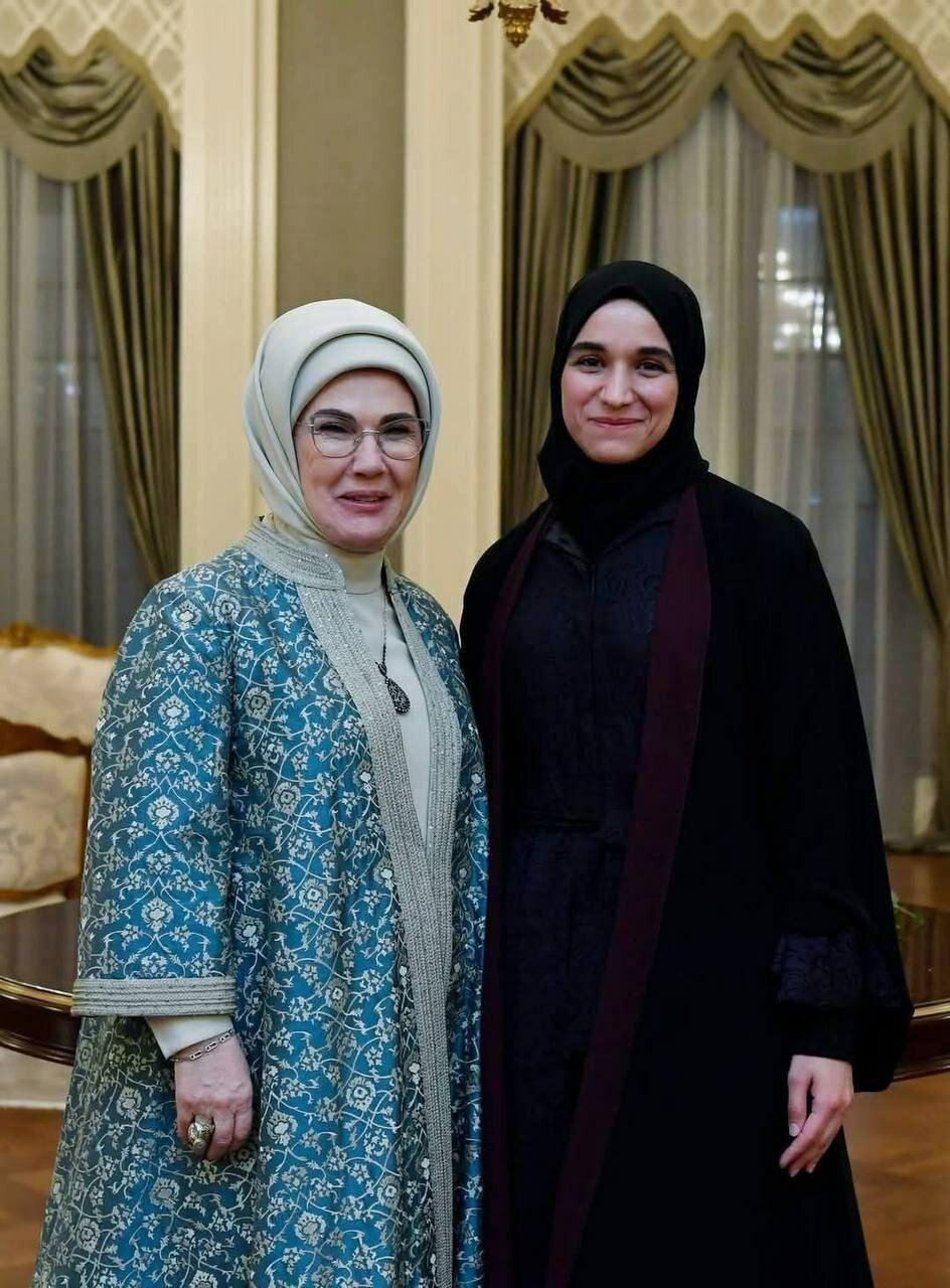 همسر جولانی رئیس جمهور سوریه و همسر اردوغان