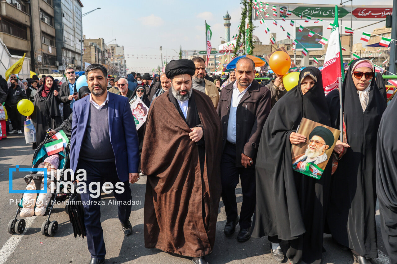 میثم خامنهای در راهپیمایی امروز تهران +عکس میثم خامنهای در راهپیمایی امروز تهران +عکس