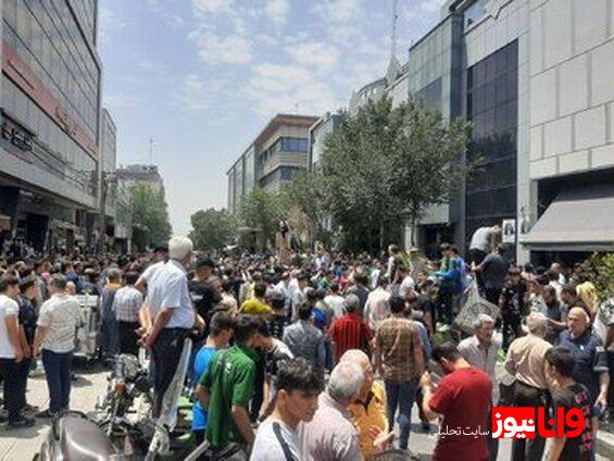 عکسی از مسعود پزشکیان در بازار شوش تهران  آقای کاندیدا محاصره شد
