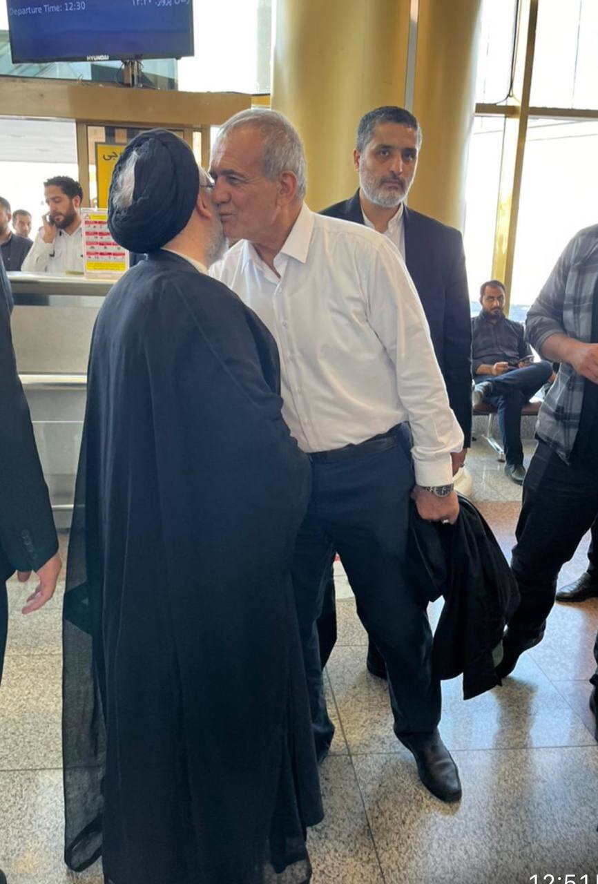 روایت ابطحی از دیدارش با پزشکیان در فرودگاه مشهد