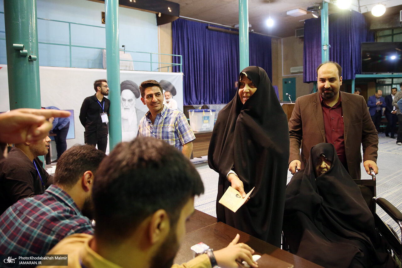 تصاویر خانواده هاشمی رفسنجانی پای صندوق رای