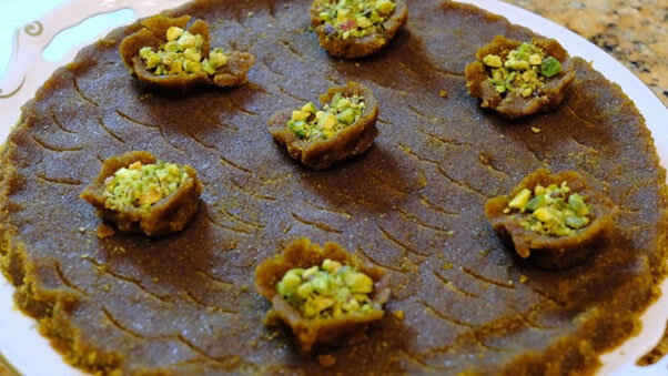 طرز تهیه حلوا سیاه خوشمزه با ترفندهای خاص!