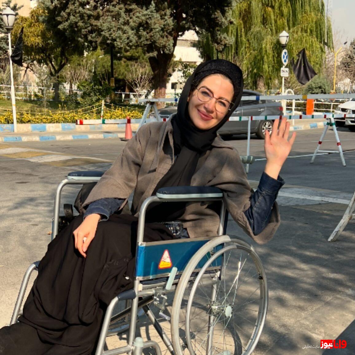 سانحه برای خاله شادونه حین اجرای برنامه زنده تلویزیونی/ ملیکا زارعی ویلچر نشین شد + عکس سانحه برای خاله شادونه حین اجرای برنامه زنده تلویزیونی/ ملیکا زارعی ویلچر نشین شد + عکس