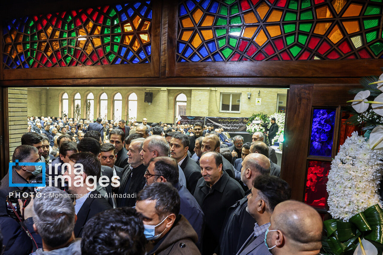 تصاویری حضور دولتمردان چهاردهم در مراسم ترحیم برادر وزیر نفت/ از هیات عربستانی در ختم تا معاونان و خود رئیس جمهوری