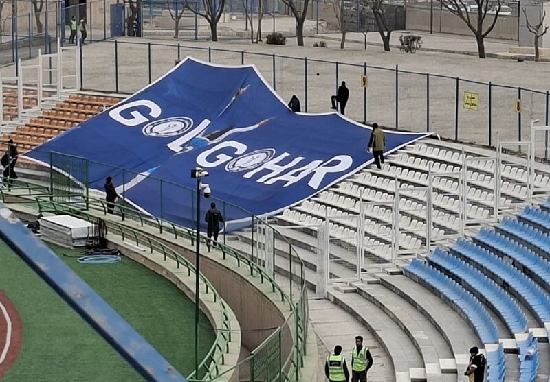 استقبال کم هواداران استقلال و کیفیت چمن ورزشگاه در حد افتضاح!