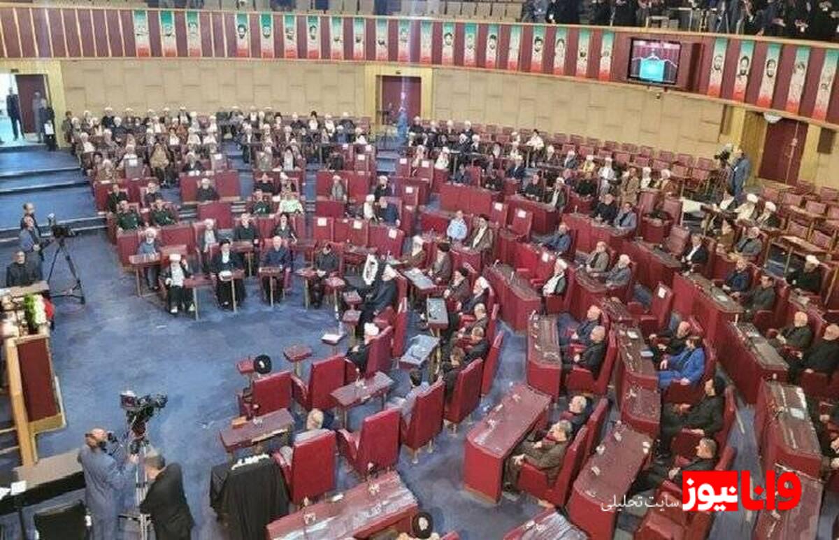 آخرین وضعیت گزینه‌های جانشینی رهبر انقلاب / مجتبی خامنه‌ای و روحانی انتخاب شدند؟