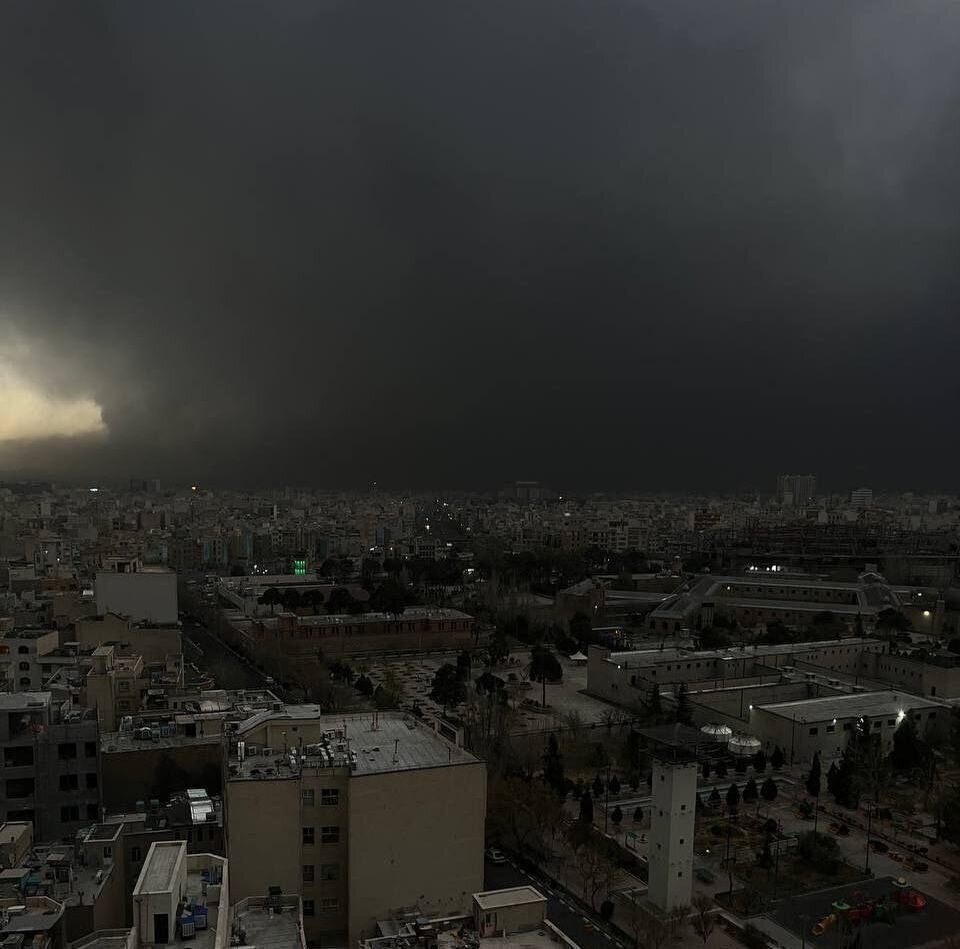 علت تاریکی امروز صبح تهران مشخص شد + عکس