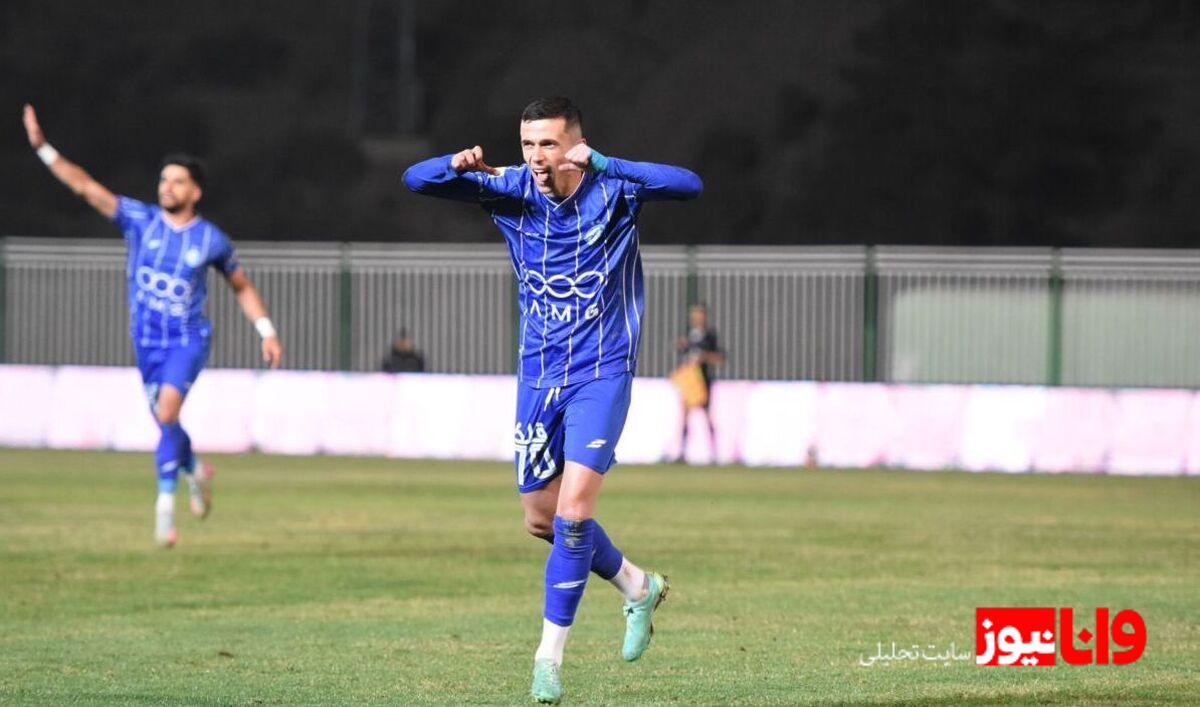 دندان نیش استقلال کشیده شد