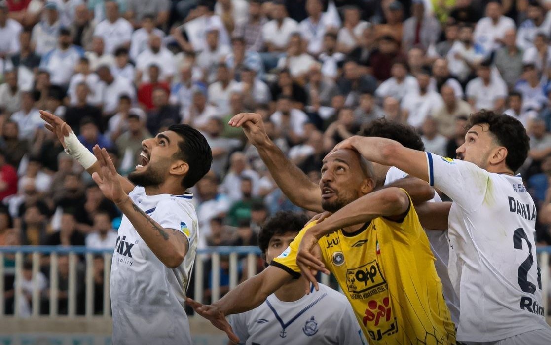 تیم فوتبال <a class=