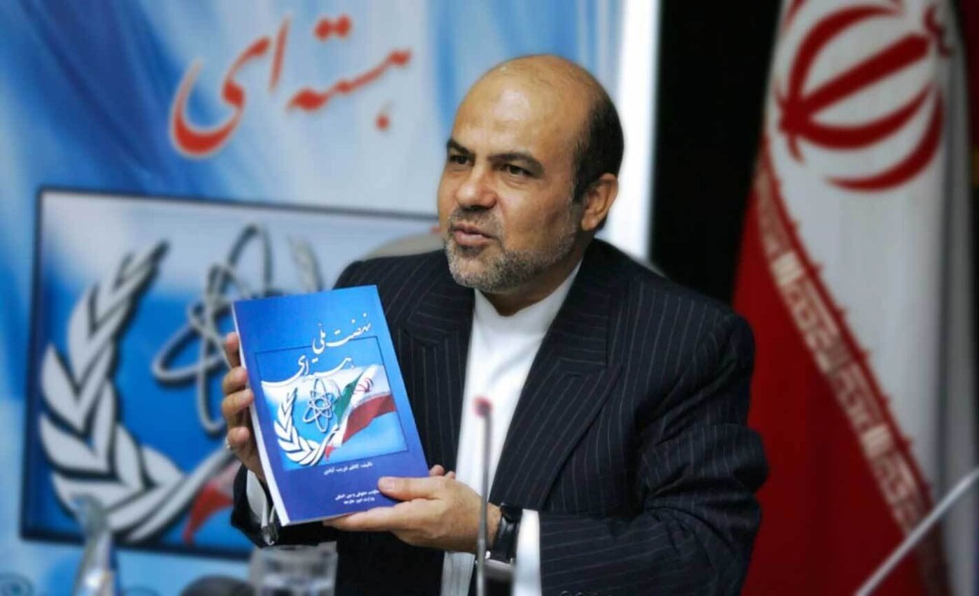 علیرضا اکبری