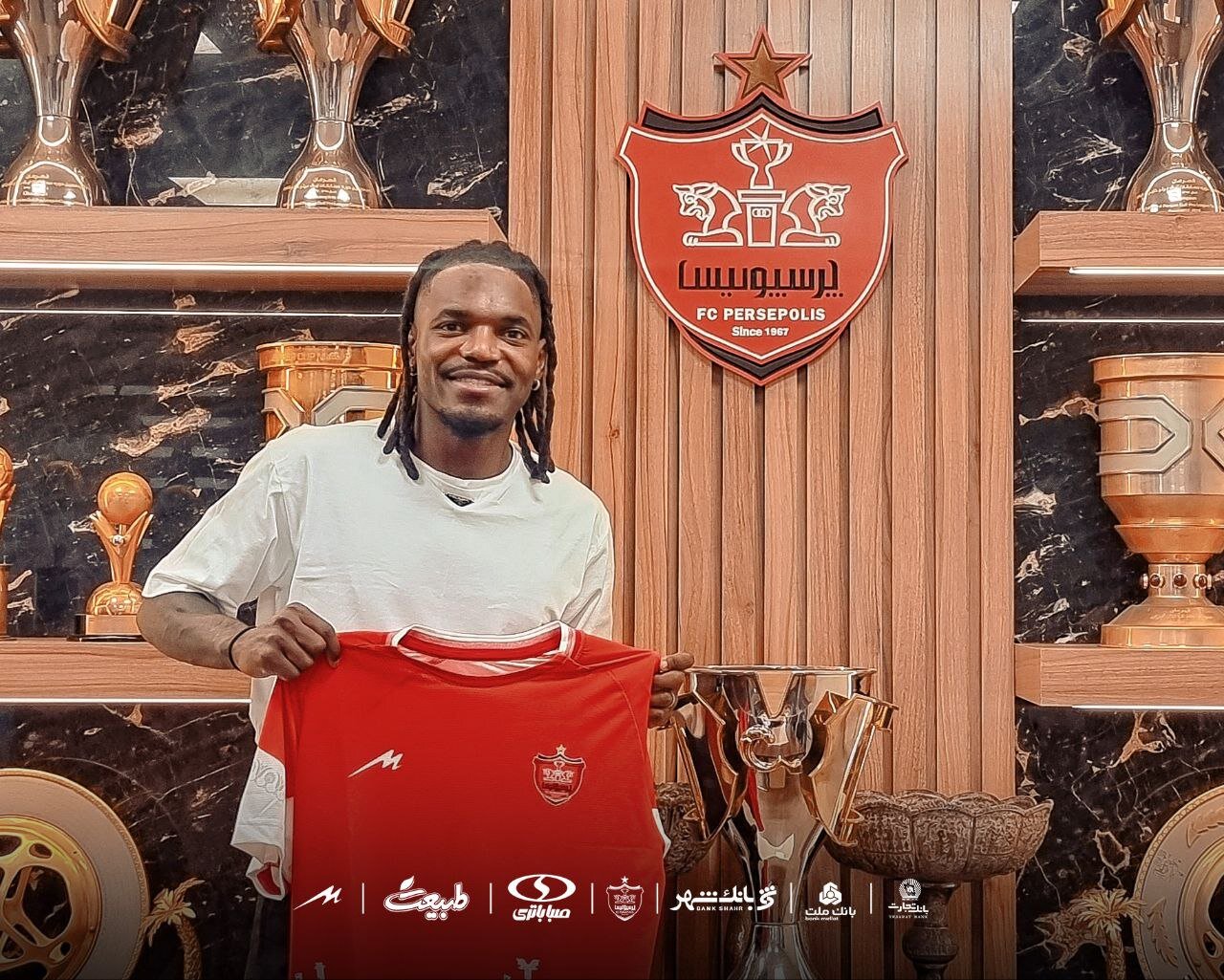 عکس | اولین تصویر از بیفوما با لباس پرسپولیس