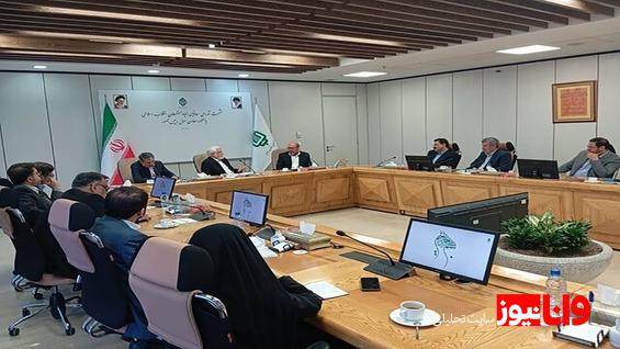عارف: بنیاد مستضعفان رقیب دولت نیست