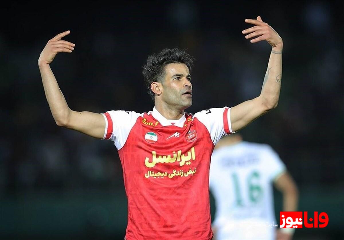 مهاجم پرسپولیس در آغوش آبیها