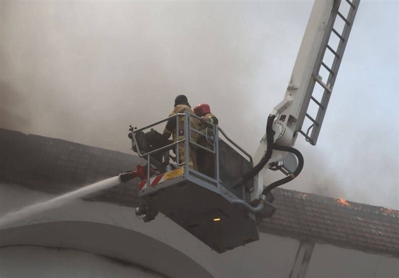 آخرین وضعیت آتشسوزی در مجتمع ونوس انزلی و منطقه آزاد + فیلم آخرین وضعیت آتشسوزی در مجتمع ونوس انزلی و منطقه آزاد + فیلم