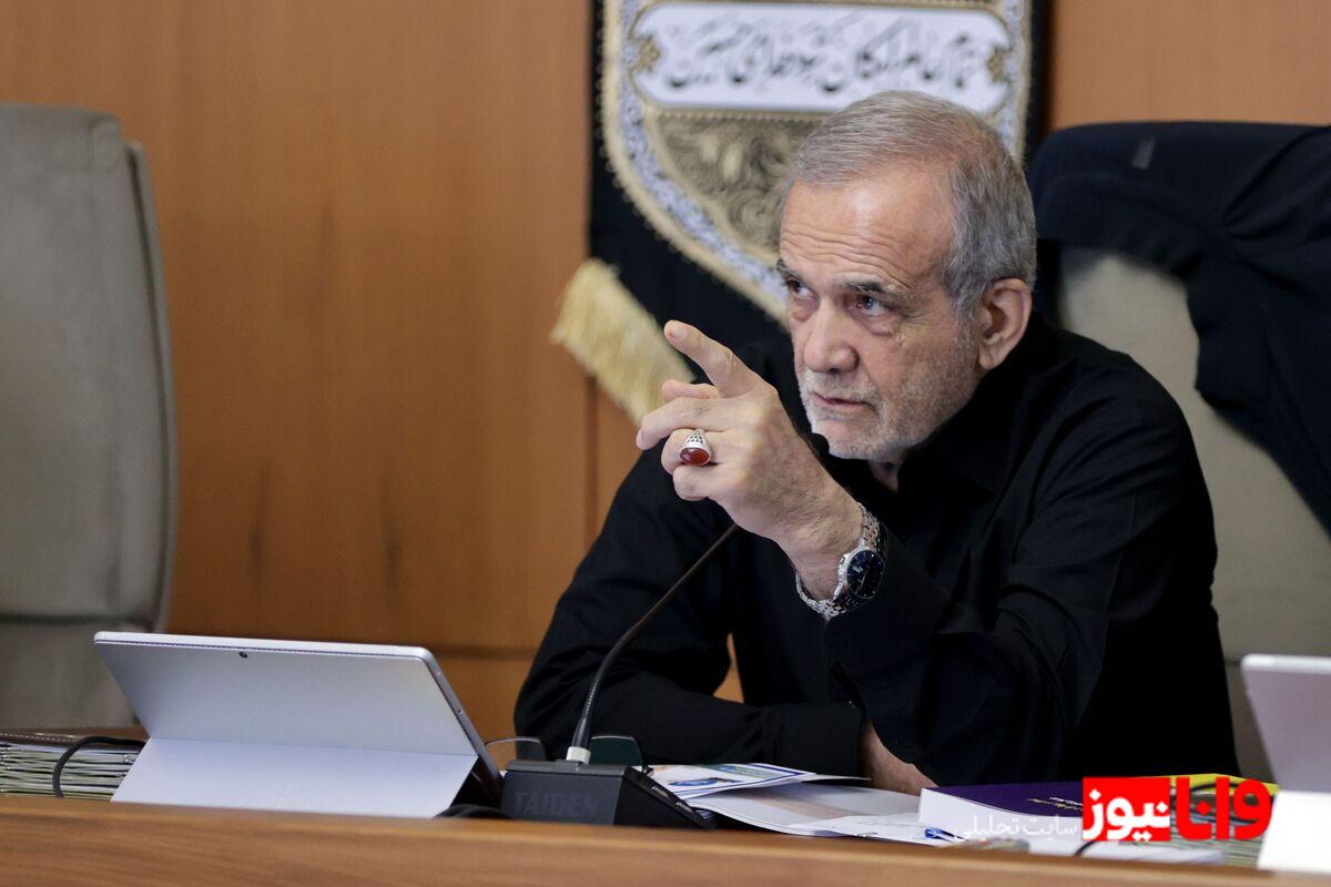 انتقاد پزشکیان از مدارس سمپاد؛ دانشآموزانی با فکر مهاجرت تربیت میکنند کنایه رییس جمهور به جریان چپ در ابتدای انقلاب