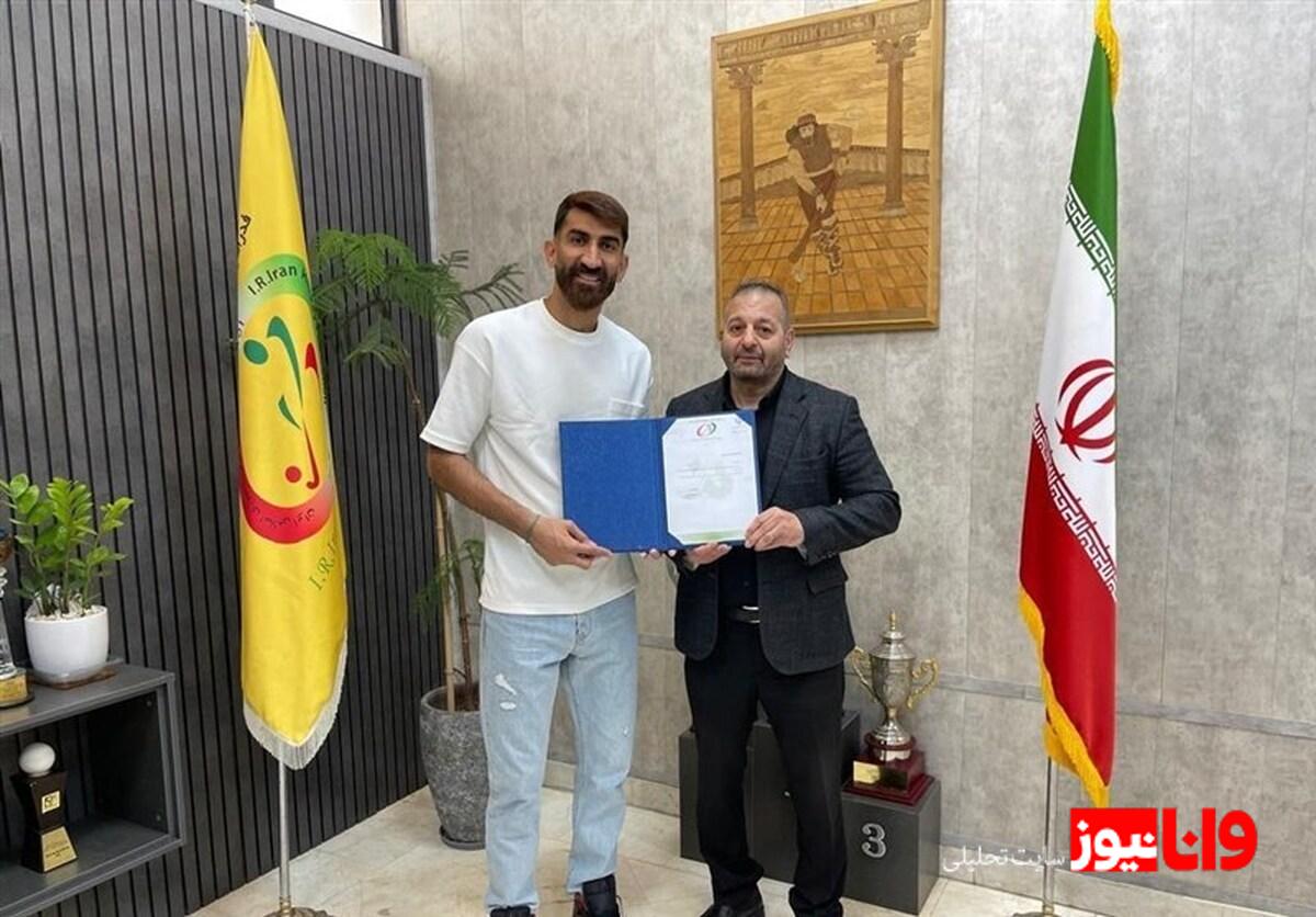 علیرضا بیرانوند، ستاره فوتبال به دنیای هاکی وارد میشود+عکس