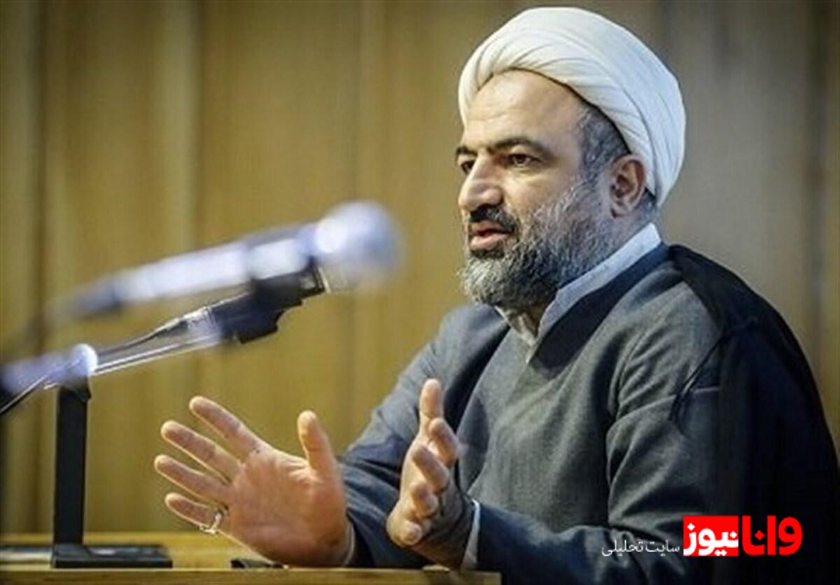 سفر جنجالی: رسایی به معاون آژانس انرژی اتمی در تهران انتقاد میکند